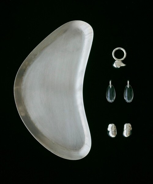 ADAM ET ROPE'(アダムエロペ)の「【EMOELLE】pearl shaped silver ring(リング・レディース・シルバー・F)」の5枚目の写真