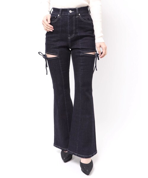 RESEXXY（リゼクシー）の「カットアウトリボンデニムパンツ（デニムパンツ・レディース・アイスブルー/インディゴ・XS/S/M/L）」の14枚目の写真