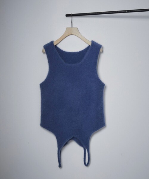 ADAM ET ROPE'(アダムエロペ)の「フォックスカシミヤ2WAYタンクトップ(タンクトップ・レディース・ライトグレー/ブルー系・F)」の2枚目の写真
