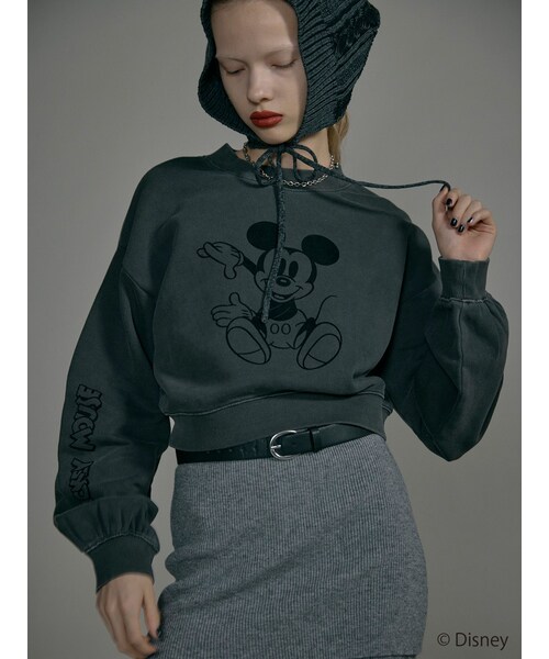 MURUA（ムルーア）の「【ミッキーマウス】フロッキーデザインスウェット（スウェット・レディース・アイボリー/グレー・F）」の2枚目の写真