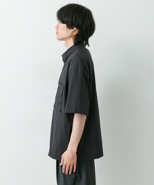 URBAN RESEARCH DOORS(アーバンリサーチドアーズ)の「STILL BY HAND ナイロンレギュラーカラーシャツ(シャツ/ブラウス・メンズ・BLACK/CHARCOAL/GREIGE・46/48)」の7枚目の写真