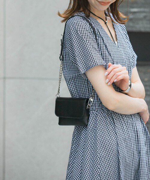 URBAN RESEARCH ROSSO（アーバンリサーチロッソ）の「YENN　CHAIN BELT POUCH（その他雑貨・レディース・KHAKI/BLACK・FREE）」の3枚目の写真