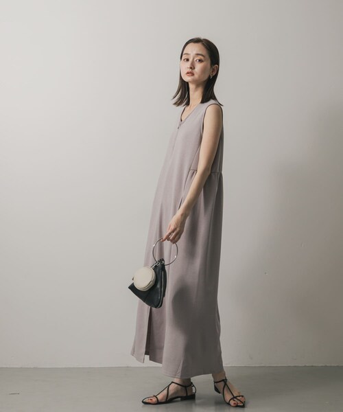 SENSE OF PLACE by URBAN RESEARCH（センスオブプレイスバイアーバンリサーチ）の「ZIPVネックカットワンピース（ワンピース・レディース・GRAY/BLACK/BEIGE・COMPACT/one）」の14枚目の写真