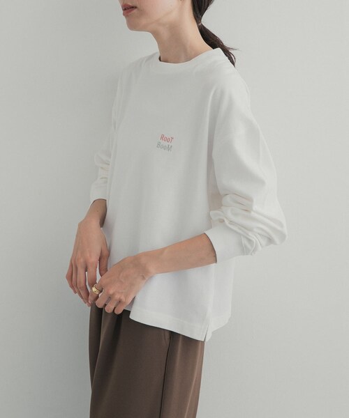 URBAN RESEARCH DOORS（アーバンリサーチドアーズ）の「GrowOrganic 刺しゅうロングスリーブTシャツ（Tシャツ/カットソー・レディース・OFF/CHARCOAL/BURGUNDY・Free）」の5枚目の写真