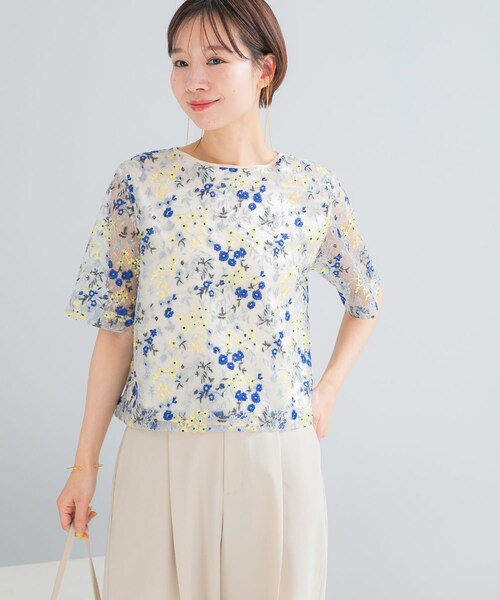 URBAN RESEARCH ROSSO（アーバンリサーチロッソ）の「フラワー刺繍セミシアーブラウス（シャツ/ブラウス・レディース・BLUE×YEL・Free）」の9枚目の写真