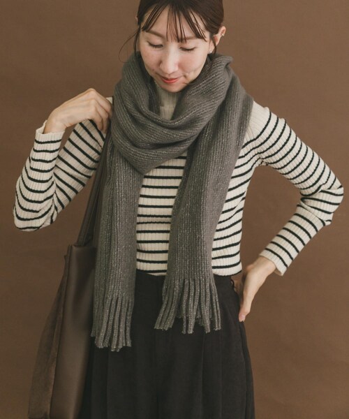 ITEMS URBANRESEARCH（アイテムズ アーバンリサーチ）の「グリッターソフトラッセルストール（マフラー・レディース・IVO/CHA/LVD・-）」の12枚目の写真