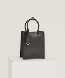 KBF | チャーム付きスクエアミニBAG(ハンドバッグ)