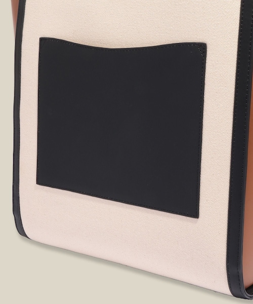 ROPE'（ロペ）の「【E'POR】I BAG Large【通勤】【A4対応】（トートバッグ・レディース・ブラック/ダークブラウン・F）」の6枚目の写真