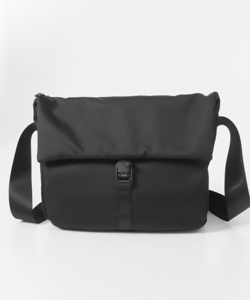 RODE SKO（ロデスコ）の「撥水フィドロックショルダーバッグ L（ショルダーバッグ・メンズ・BLACK/KHAKI・L）」の3枚目の写真