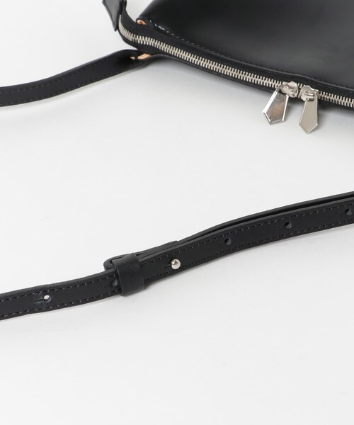 URBAN RESEARCH（アーバンリサーチ）の「PIENI　SHOULDER S（ショルダーバッグ・メンズ・HARMAA/MUSTA・-）」の7枚目の写真