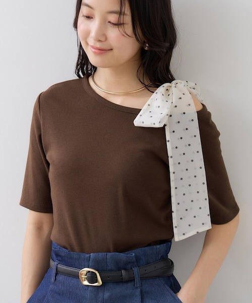 VIS(ビス)の「肩リボンTシャツ(Tシャツ/カットソー・レディース・ブラック/キナリ/ダークブラウン/サックス・F)」の3枚目の写真