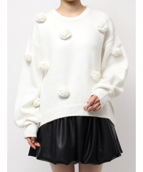 CALNAMUR（カルナムール）の「バラモチーフニット（ニット/セーター・レディース・ホワイト/ブラック/レッド/ブラウン・F）」の3枚目の写真
