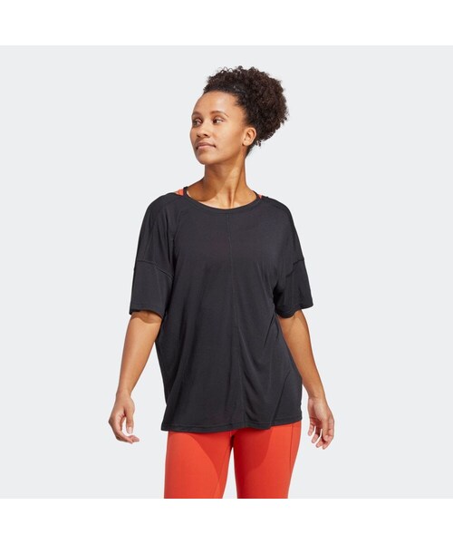 adidas（アディダス）の「ヨガ スタジオ オーバーサイズ Tシャツ