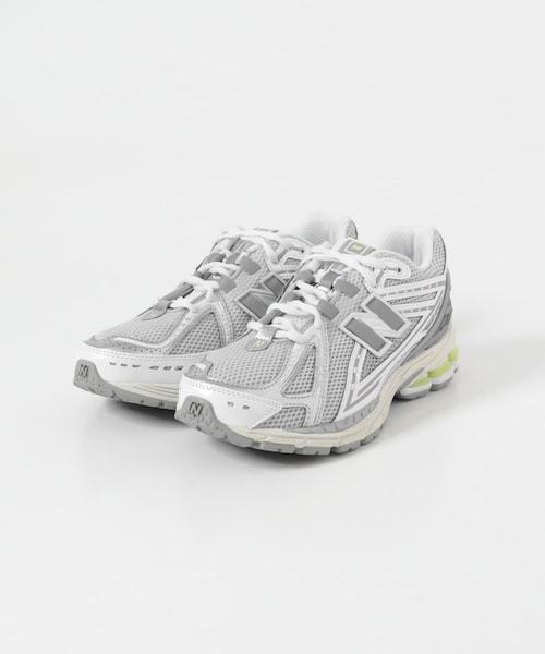 URBAN RESEARCH(アーバンリサーチ)の「NEW BALANCE 1906R(スニーカー・レディース・SILVER・23/24.5/25/23.5/24)」の1枚目の写真
