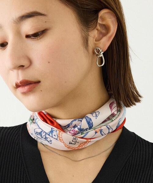 ROPE'（ロペ）の「ROPE' リバイバルシルクスカーフ/Sサイズ・26AW（バンダナ/スカーフ・レディース・ブラック/オフホワイト/カーキ/レッド/ピンク・F）」の9枚目の写真