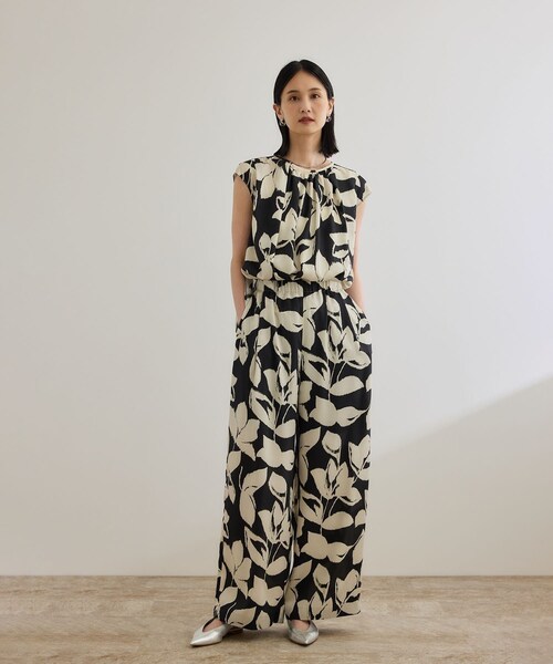 ROPE'(ロペ)の「DEVEAUXジオメトリックフラワーイージーワイドパンツ(その他パンツ・レディース・ブラック/オレンジ・36/38)」の9枚目の写真