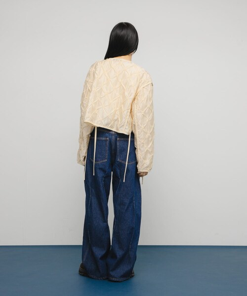 KBF（ケイビーエフ）の「シャーリングショートジャケット（ブルゾン・レディース・IVORY/BLACK・one）」の10枚目の写真