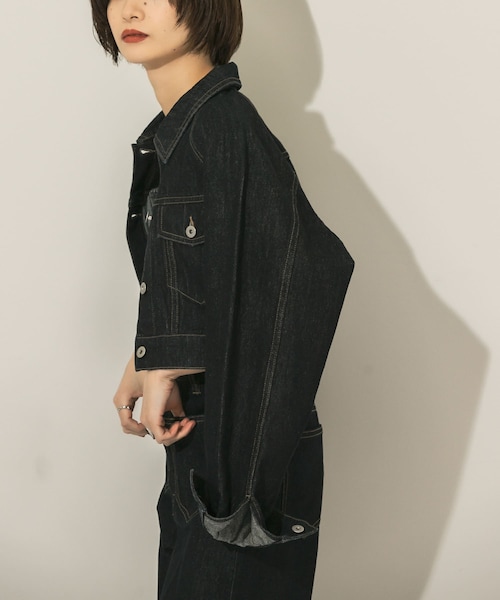 KBF（ケイビーエフ）の「ラグランショートデニムジャケット（デニムジャケット・レディース・NAVY/OFF・one）」の14枚目の写真