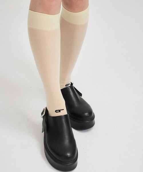 ADAM ET ROPE'(アダムエロペ)の「シアーハイソックス(ソックス/靴下・レディース・ブラック/キナリ系/グリーン/ピンク・F)」の5枚目の写真