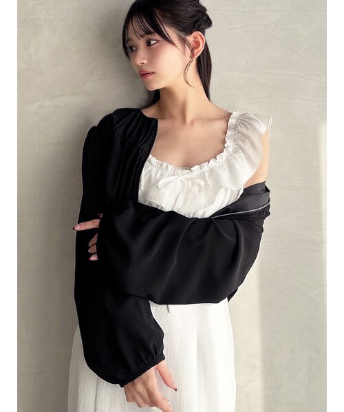 RESEXXY（リゼクシー）の「ギャザークロップドブルゾン（ブルゾン・レディース・ホワイト/ブラック/ブルー/ラベンダー・F）」の3枚目の写真