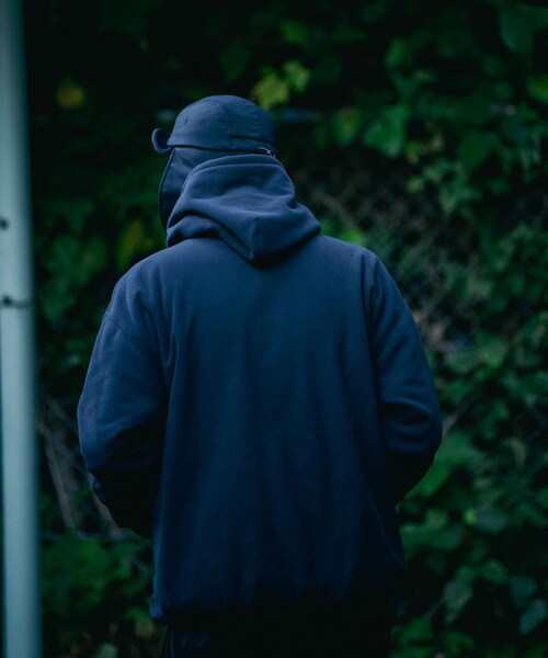 URBAN RESEARCH（アーバンリサーチ）の「WILDTHINGS×LAKE SEEKERS　POLARTEC DRAWSTRING HOOD（パーカー・メンズ・Black・M/L/XL）」の9枚目の写真