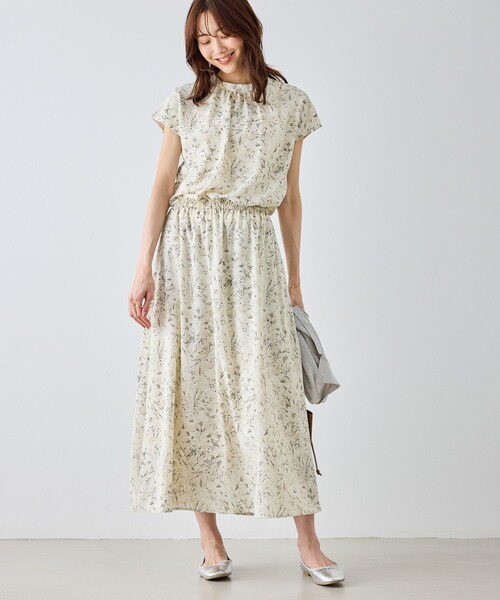 ROPE' PICNIC(ロペピクニック)の「【WEB限定サイズ】小花柄&線画アソートワンピース(ワンピース・レディース・ブラック/キナリ・L/M/MT)」の2枚目の写真