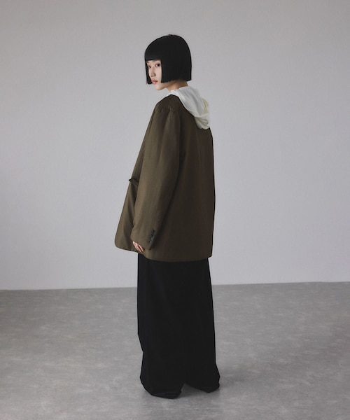 ADAM ET ROPE'（アダムエロペ）の「LIMONTAノーカラーダウンジャケット（ダウンジャケット/コート・レディース・ブラック/カーキ・F）」の5枚目の写真