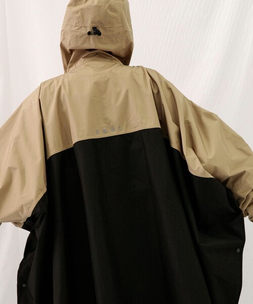 EKAL（エカル）の「Kiu別注ポンチョ（レインコート/ポンチョ・メンズ・BK-GRY/BEG-BK/BEG-CAM・One）」の16枚目の写真