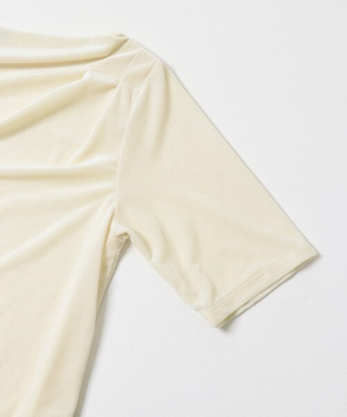 URBAN RESEARCH ROSSO（アーバンリサーチロッソ）の「シアーストレッチベロアカットソー（Tシャツ/カットソー・レディース・OFF/CH/LACQUER・FREE）」の18枚目の写真