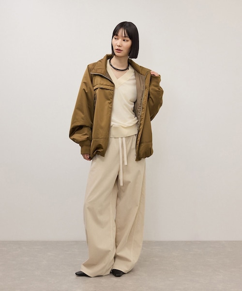 ADAM ET ROPE'(アダムエロペ)の「【WEB限定】・【定番】スタンドカラーフライトジャケット(その他アウター・レディース・ブラック/ブラウン/キャメル・F)」の10枚目の写真