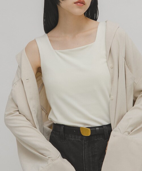 KBF（ケイビーエフ）の「ピーチスキン2WAYタンクトップ（タンクトップ・レディース・OFF/CHARCOAL/BLACK・One）」の4枚目の写真