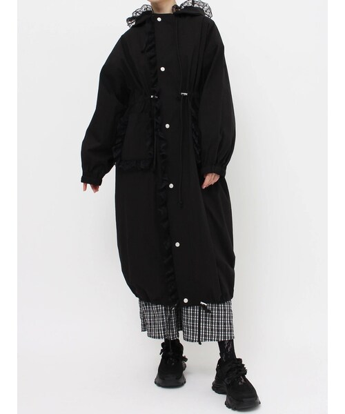 merry jenny（メリージェニー）の「フリルナイロンフードロングコート（ナイロンジャケット・レディース・オフホワイト/ブラック・F）」の5枚目の写真
