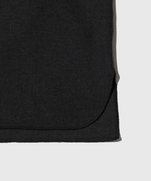 ADAM ET ROPE'(アダムエロペ)の「【blurhmsROOTSTOCK】Rough&Smooth Thermal Over NeckL/S(Tシャツ/カットソー・メンズ・ブラック/チャコール/ホワイト・2/3)」の11枚目の写真