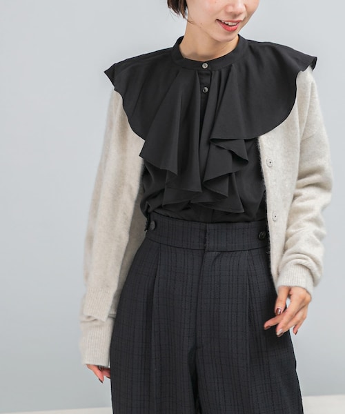 URBAN RESEARCH ROSSO（アーバンリサーチロッソ）の「フリルカラーシャツブラウス（シャツ/ブラウス・レディース・WHITE/YELLOW/BLACK・Free）」の2枚目の写真