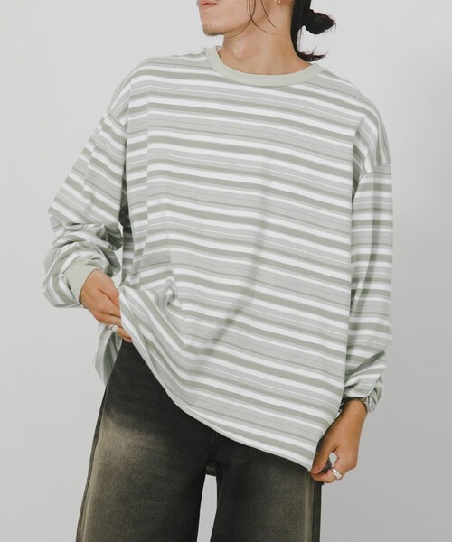 URBAN RESEARCH（アーバンリサーチ）の「POLYPLOID　OVERSIZE LONGSLEEVE B（Tシャツ/カットソー・メンズ・BLACKWHITE/SAGEWHITE・2/3/4）」の2枚目の写真