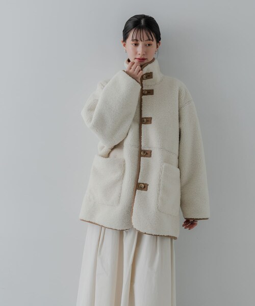 URBAN RESEARCH（アーバンリサーチ）の「ECOPELフェイクムートンリバーシブルコート（ムートンコート・レディース・IVO×CML/BRN×BRN/OFF×GREGE・Free）」の13枚目の写真
