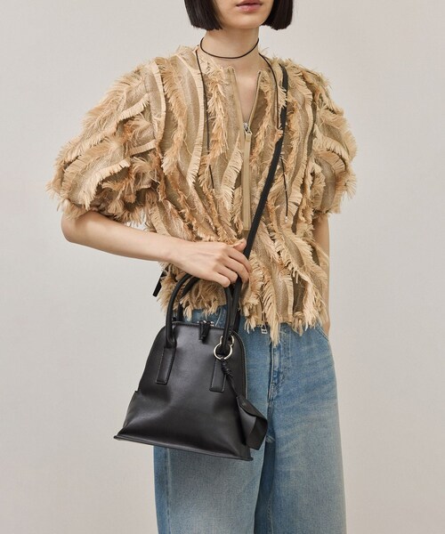 ADAM ET ROPE'（アダムエロペ）の「チャームセットラウンドボストンバッグ（ボストンバッグ・レディース・ブラック/クリーム・F）」の8枚目の写真