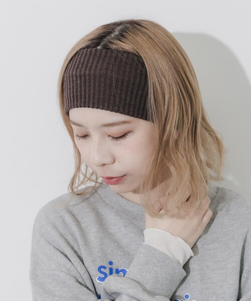 SMELLY（スメリー）の「リブニットワイドヘアバンド（ヘアバンド・レディース・BLK/DBR・-）」の2枚目の写真