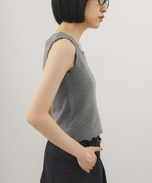 KBF（ケイビーエフ）の「クロシェスカラップタンクトップ（タンクトップ・レディース・IVORY/TOP GRAY/NAVY・One）」の16枚目の写真