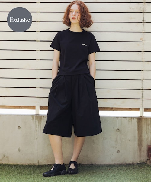URBAN RESEARCH(アーバンリサーチ)の「『撥水/吸水速乾/UVカット』『別注』THOUSAND MILE×URBAN RESEARCH MID LENGTH TUCK PANTS(その他パンツ・レディース・BLACK・Free)」の1枚目の写真