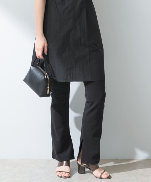 URBAN RESEARCH ROSSO（アーバンリサーチロッソ）の「『UR TECH ひやサラクール』F by ROSSO　スリットフレアパンツ（その他パンツ・レディース・BLACK/OFFWHITE/BROWN・36/38）」の12枚目の写真