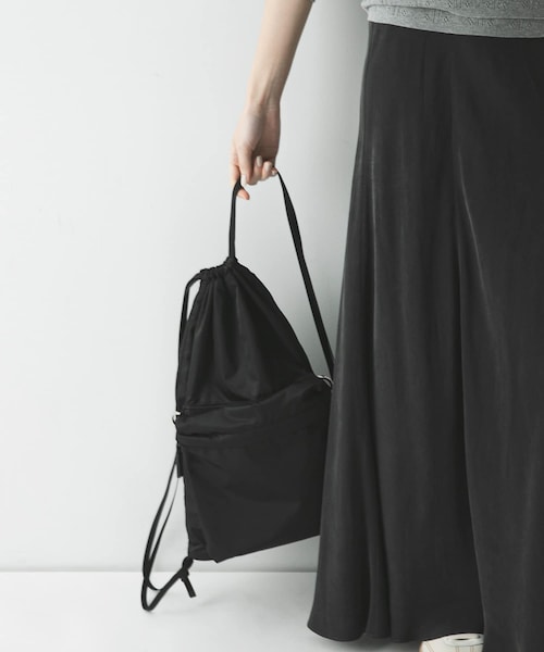URBAN RESEARCH(アーバンリサーチ)の「『一部別注カラー』NOMADIS LATT(バックパック/リュック・レディース・別注RED/BLACK/BROWN・-)」の1枚目の写真