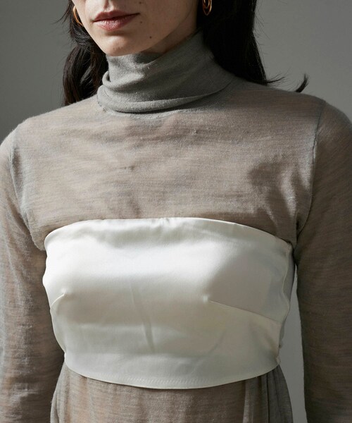 ADAM ET ROPE'（アダムエロペ）の「アセテートサテンベアトップ（チューブトップ・レディース・ブラック/オフホワイト・M/S）」の14枚目の写真