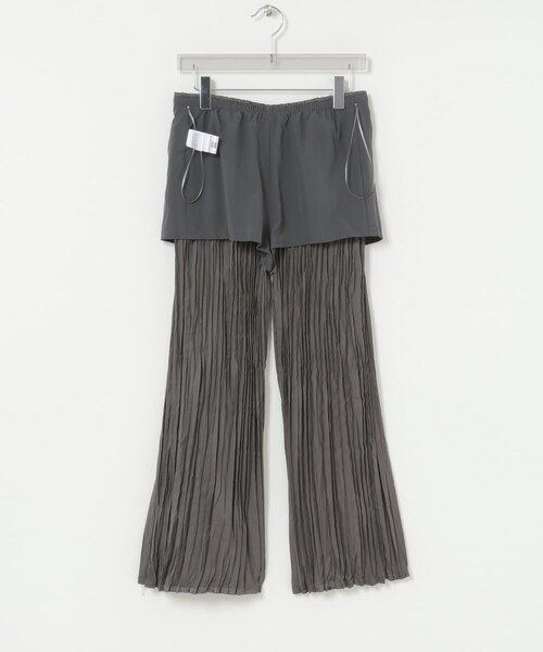 URBAN RESEARCH(アーバンリサーチ)の「Studio Doe SATIN PLEATED EASY PANTS(その他パンツ・レディース・CREAM/BLACK/GREY・S/M)」の14枚目の写真
