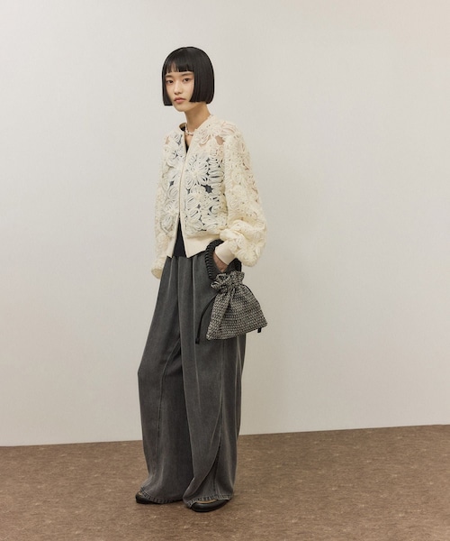 ADAM ET ROPE'（アダムエロペ）の「ブレイドハンドル巾着バッグ（ショルダーバッグ・レディース・ブラック/ホワイト・F）」の6枚目の写真