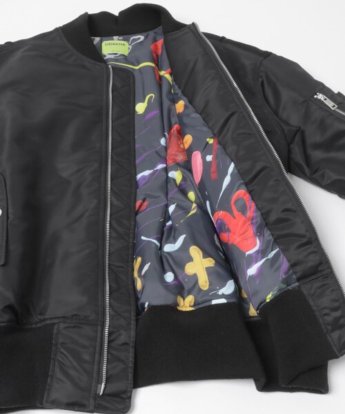 URBAN RESEARCH（アーバンリサーチ）の「ODAKHA　tucked party people MA-1（MA-1・レディース・BLACK・1）」の4枚目の写真