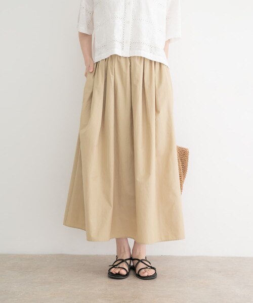 ITEMS URBANRESEARCH(アイテムズ アーバンリサーチ)の「ツヤタックボリュームスカート(スカート・レディース・BLK/BEG/KHK・Free)」の12枚目の写真
