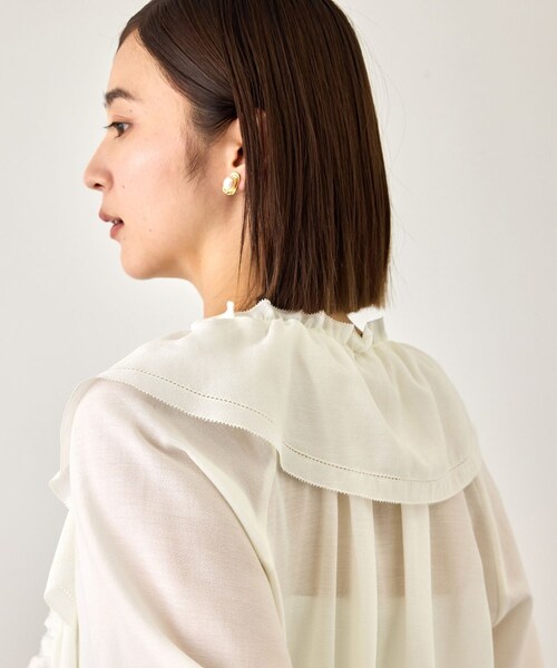 ROPE'(ロペ)の「【J'aDoRe・一部店舗限定サイズ】取り外し可能 2WAYラッフルフリルブラウス/イージーケア(シャツ/ブラウス・レディース・ホワイト/ダークブラウン/ベージュ・36/38)」の19枚目の写真
