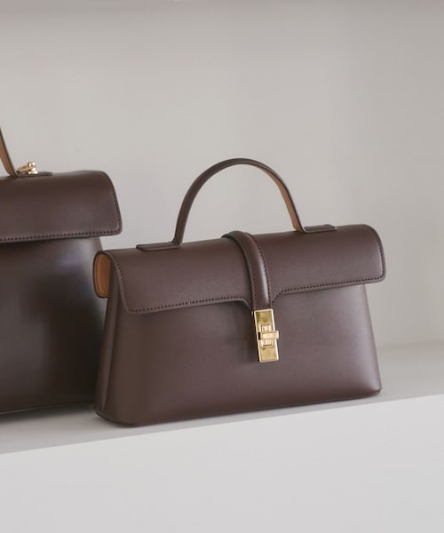 VIS（ビス）の「ひねり金具ワンハンドルミニショルダーバッグ/2WAY,WEB限定カラーあり（ショルダーバッグ・レディース・ブラック/ブラック系/グレー系/キャメル/ベージュ/ダークブラウン/ブルー系・F）」の6枚目の写真
