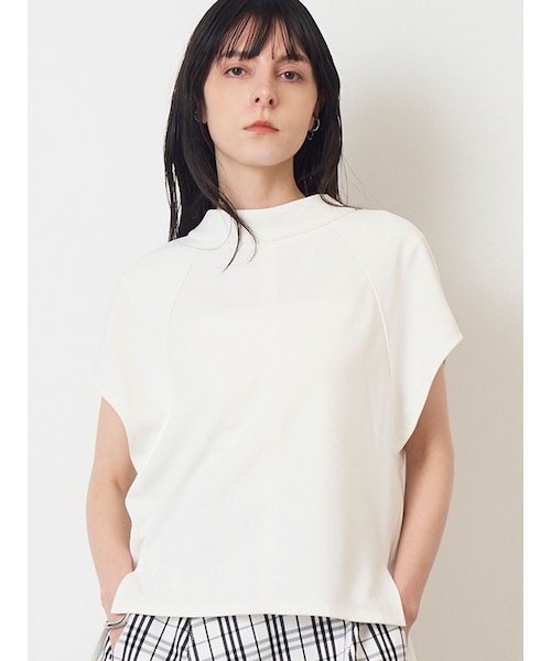 ELENDEEK(エレンディーク)の「CURVE SLEEVE CS(Tシャツ/カットソー・レディース・オフホワイト/ブラック/ベージュ・F)」の1枚目の写真